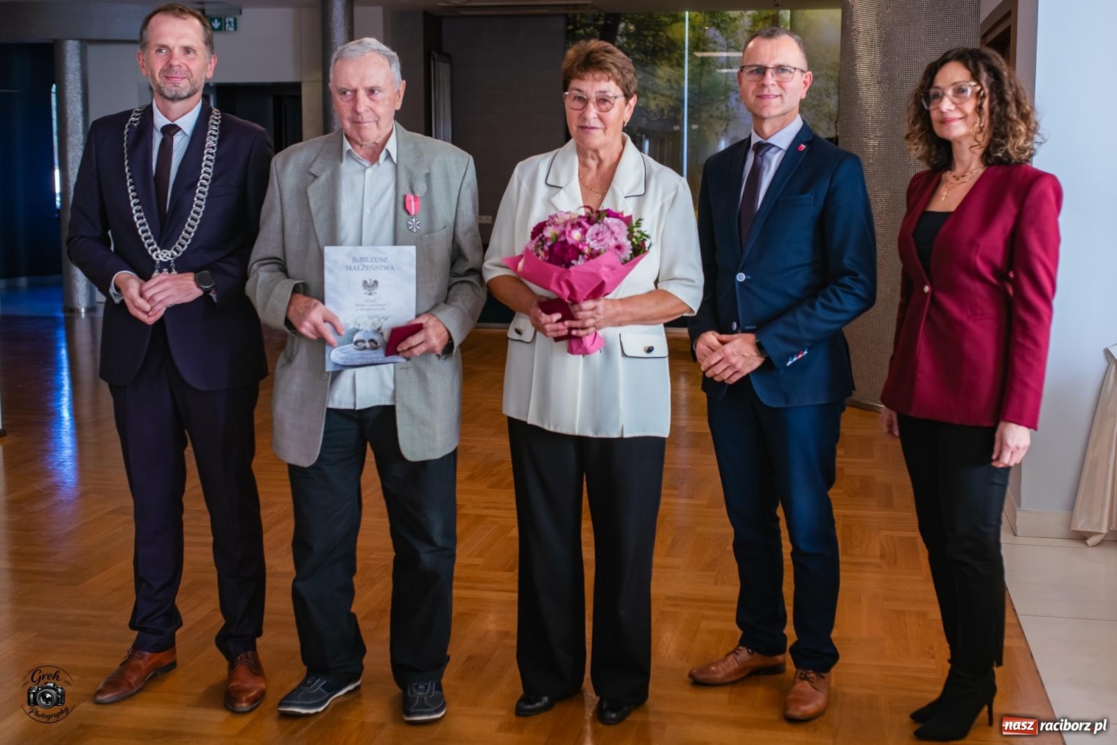 Zdjęcie w galerii na portalu naszraciborz.pl: Zakochać się, to nie sztuka. Sztuką jest wytrwać w tej miłości. Jubileusze małżeńskie w Krzanowicach [FOTO] wiadomości z regionu
