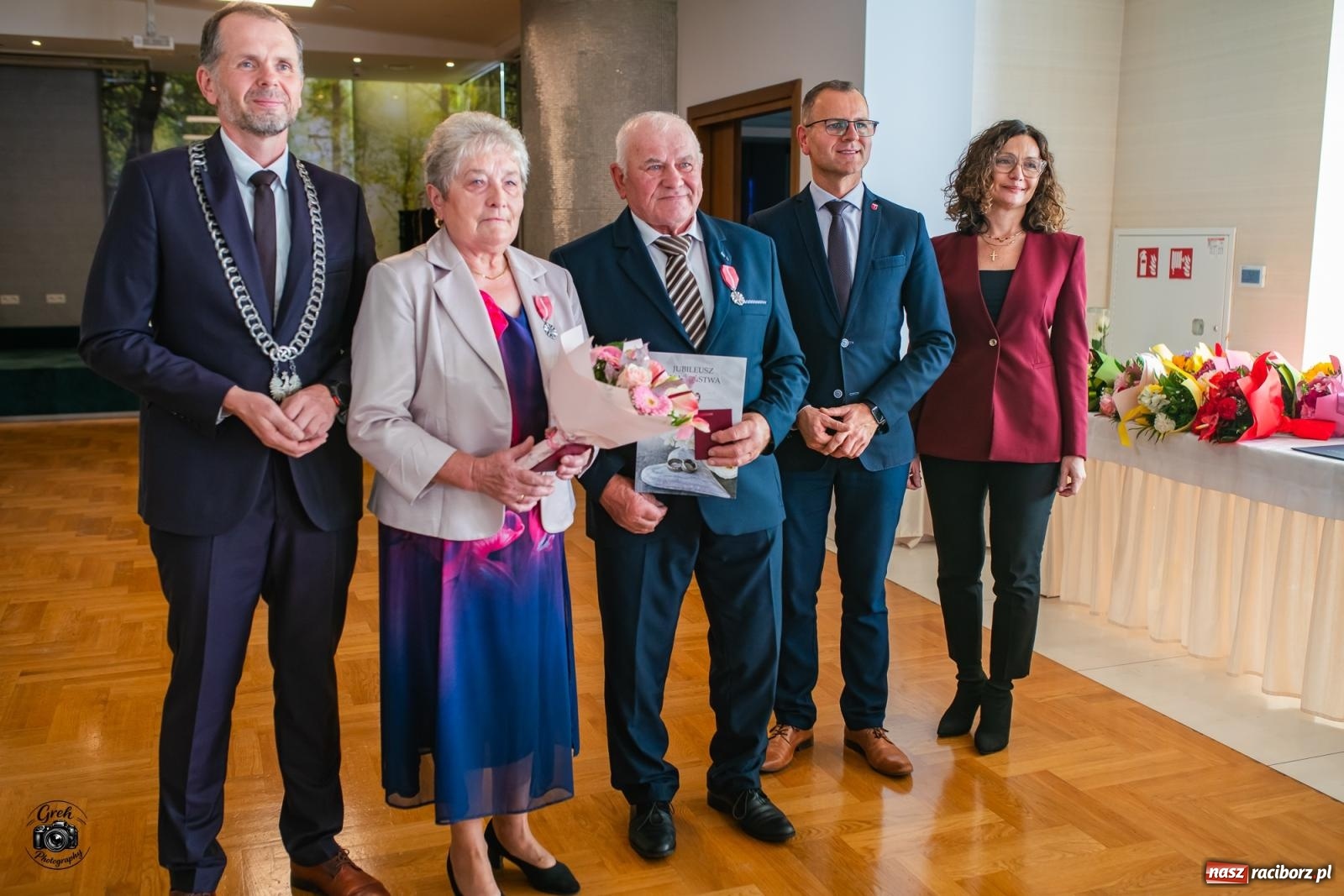 Zdjęcie w galerii na portalu naszraciborz.pl: Zakochać się, to nie sztuka. Sztuką jest wytrwać w tej miłości. Jubileusze małżeńskie w Krzanowicach [FOTO] wiadomości z regionu