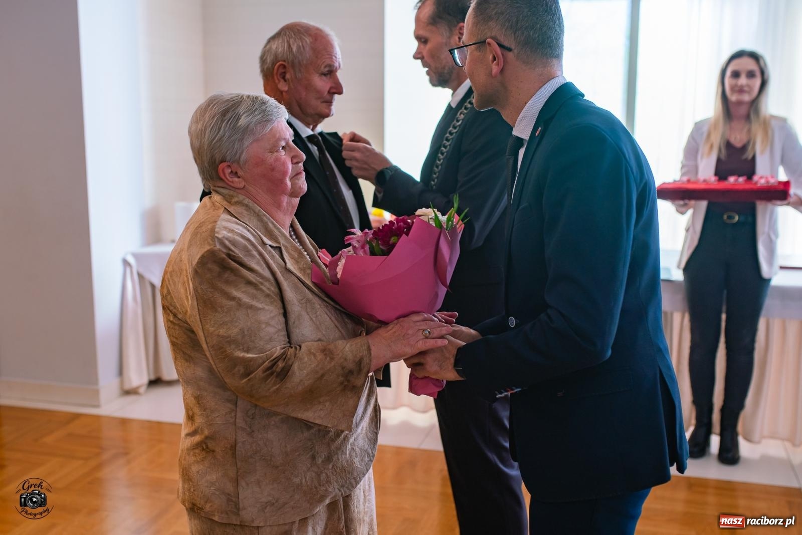 Zdjęcie w galerii na portalu naszraciborz.pl: Zakochać się, to nie sztuka. Sztuką jest wytrwać w tej miłości. Jubileusze małżeńskie w Krzanowicach [FOTO] wiadomości z regionu