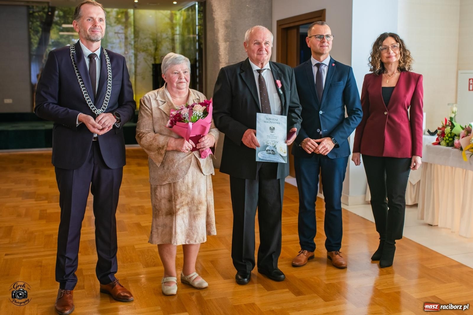 Zdjęcie w galerii na portalu naszraciborz.pl: Zakochać się, to nie sztuka. Sztuką jest wytrwać w tej miłości. Jubileusze małżeńskie w Krzanowicach [FOTO] wiadomości z regionu