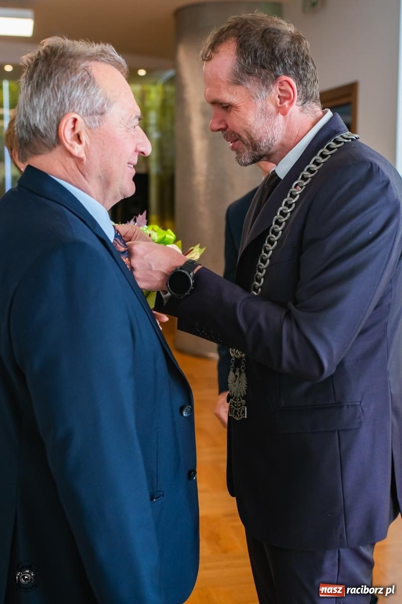 Zdjęcie w galerii na portalu naszraciborz.pl: Zakochać się, to nie sztuka. Sztuką jest wytrwać w tej miłości. Jubileusze małżeńskie w Krzanowicach [FOTO] wiadomości z regionu