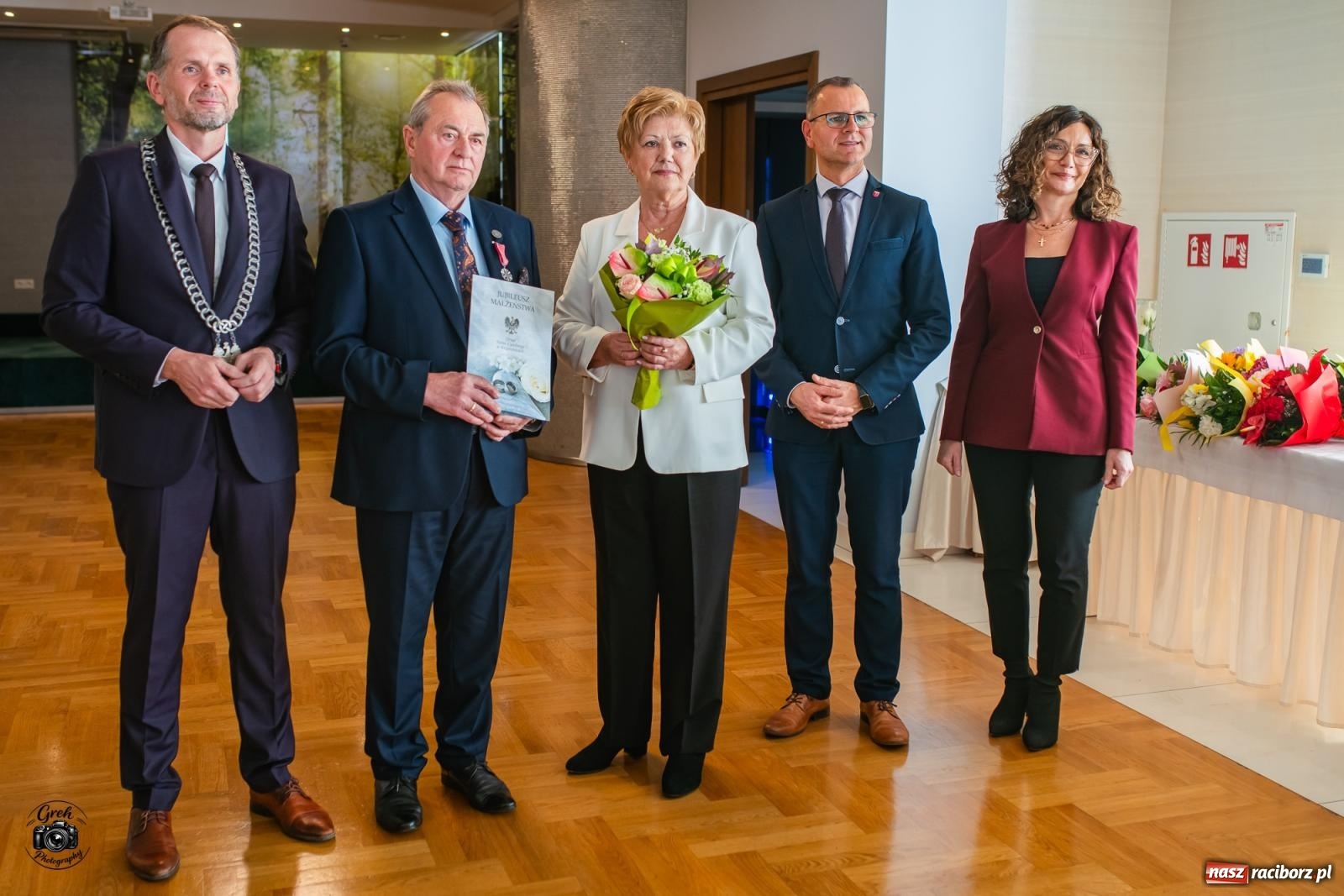 Zdjęcie w galerii na portalu naszraciborz.pl: Zakochać się, to nie sztuka. Sztuką jest wytrwać w tej miłości. Jubileusze małżeńskie w Krzanowicach [FOTO] wiadomości z regionu
