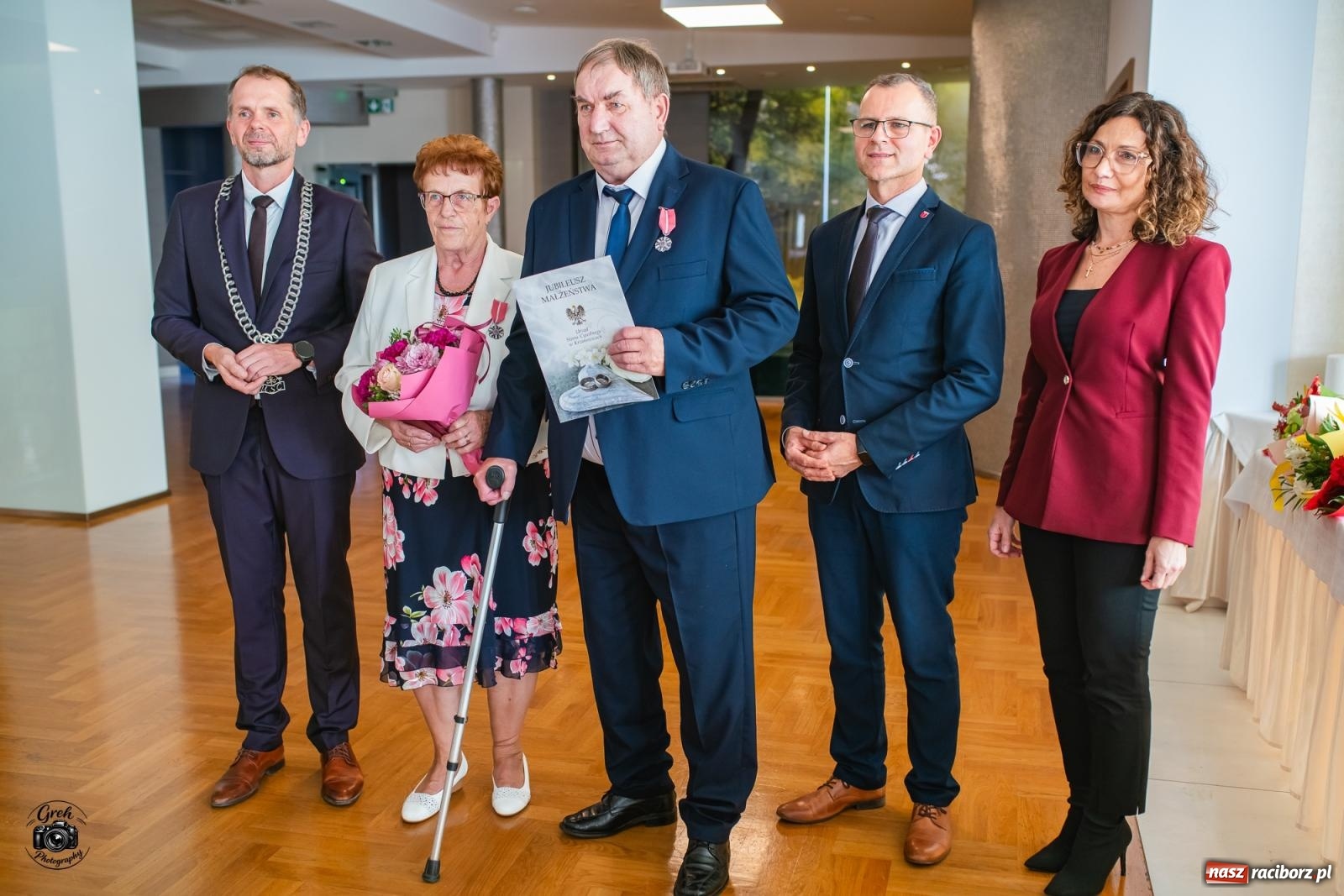 Zdjęcie w galerii na portalu naszraciborz.pl: Zakochać się, to nie sztuka. Sztuką jest wytrwać w tej miłości. Jubileusze małżeńskie w Krzanowicach [FOTO] wiadomości z regionu