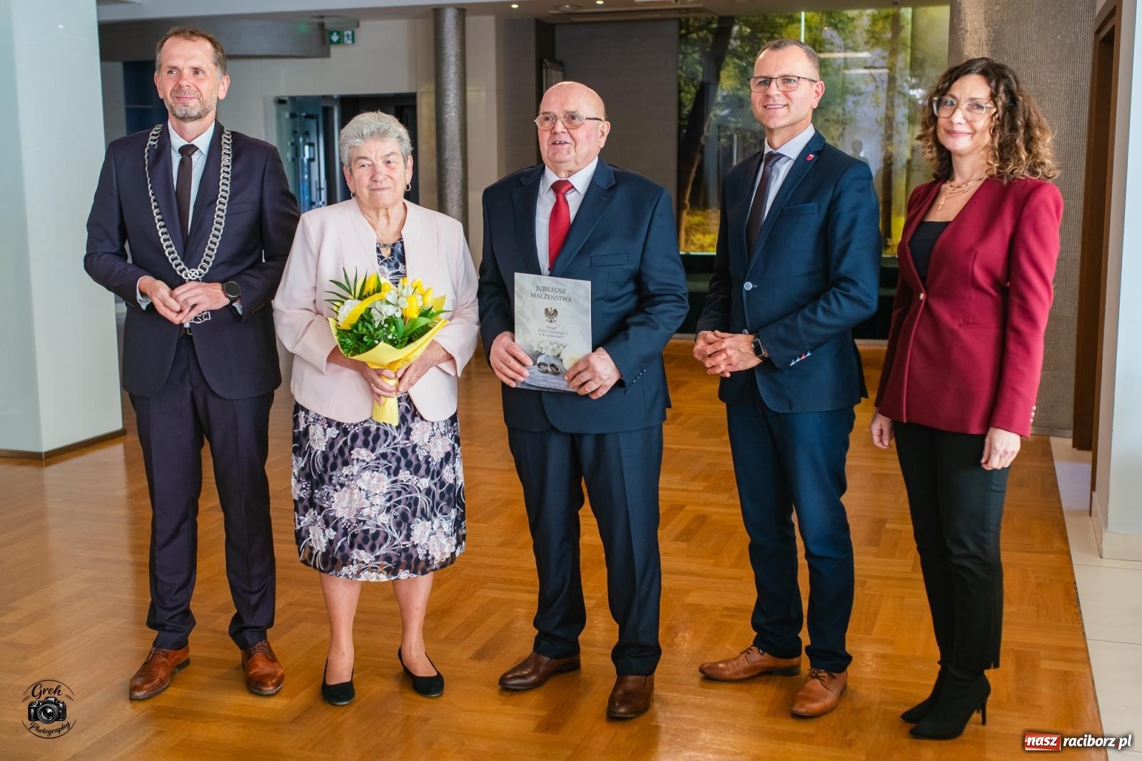 Zdjęcie w galerii na portalu naszraciborz.pl: Zakochać się, to nie sztuka. Sztuką jest wytrwać w tej miłości. Jubileusze małżeńskie w Krzanowicach [FOTO] wiadomości z regionu