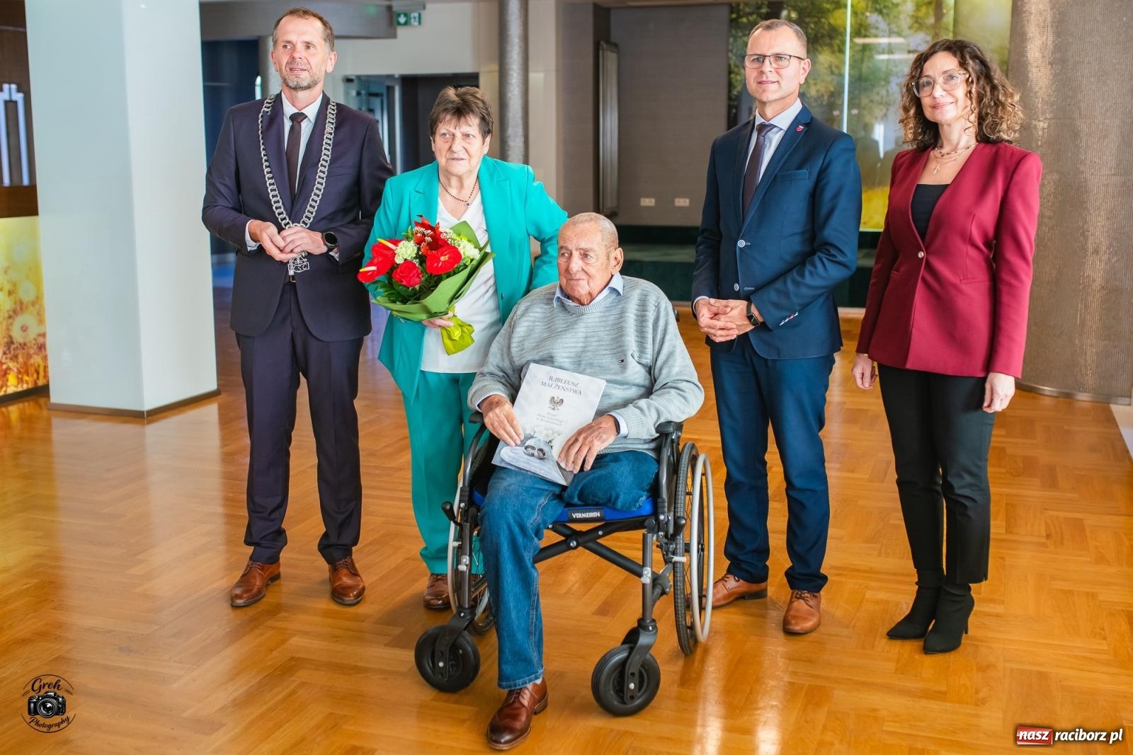 Zdjęcie w galerii na portalu naszraciborz.pl: Zakochać się, to nie sztuka. Sztuką jest wytrwać w tej miłości. Jubileusze małżeńskie w Krzanowicach [FOTO] wiadomości z regionu