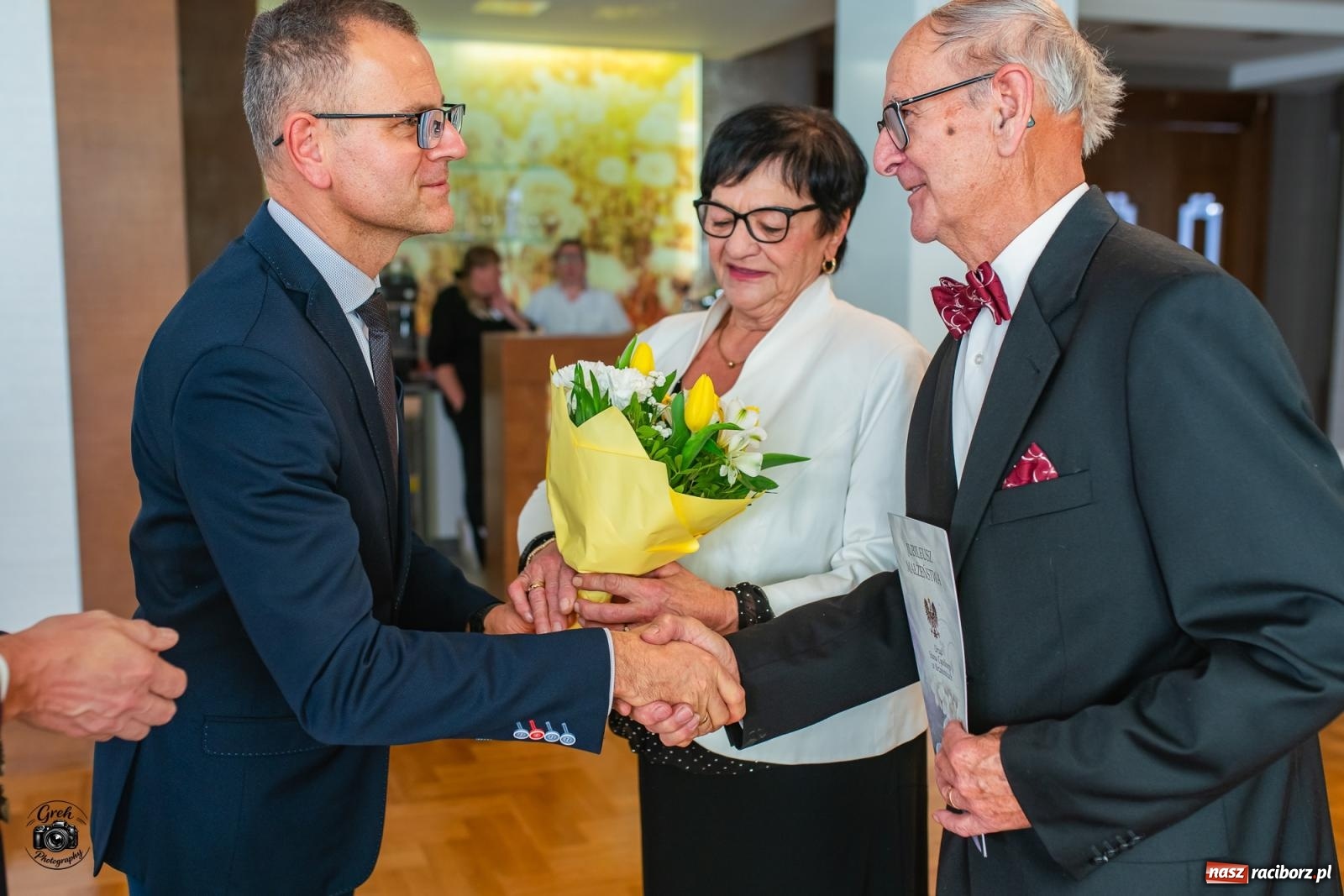 Zdjęcie w galerii na portalu naszraciborz.pl: Zakochać się, to nie sztuka. Sztuką jest wytrwać w tej miłości. Jubileusze małżeńskie w Krzanowicach [FOTO] wiadomości z regionu