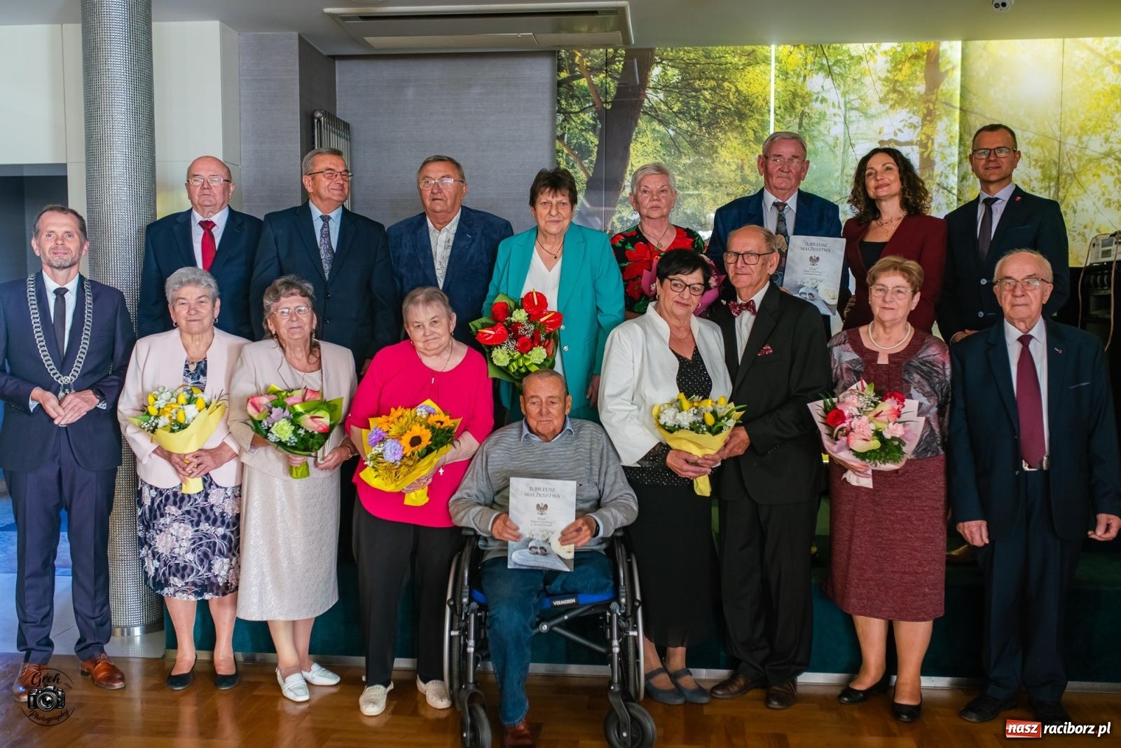 Zdjęcie w galerii na portalu naszraciborz.pl: Zakochać się, to nie sztuka. Sztuką jest wytrwać w tej miłości. Jubileusze małżeńskie w Krzanowicach [FOTO] wiadomości z regionu