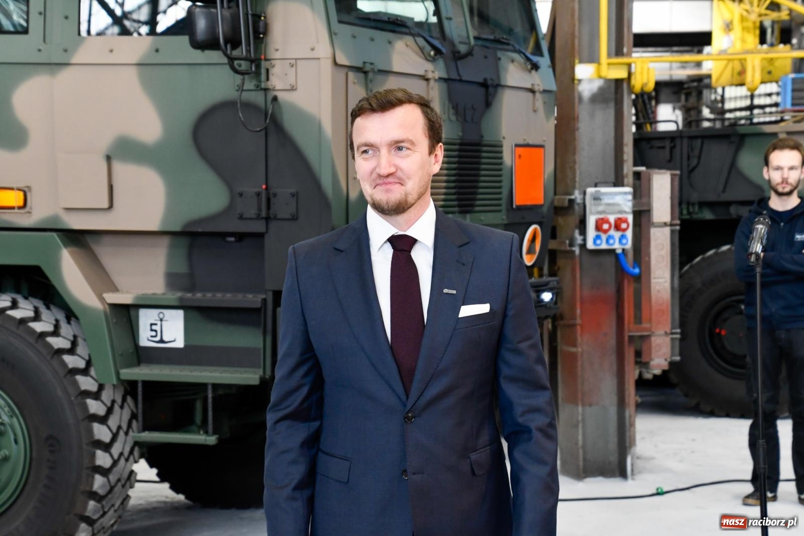 Zdjęcie w galerii na portalu naszraciborz.pl: Rafako to wielkie zobowiązanie Donalda Tuska. Minister finansów w Raciborzu, Jelcz i Rosomak ze wsparciem KSSE wiadomości z regionu
