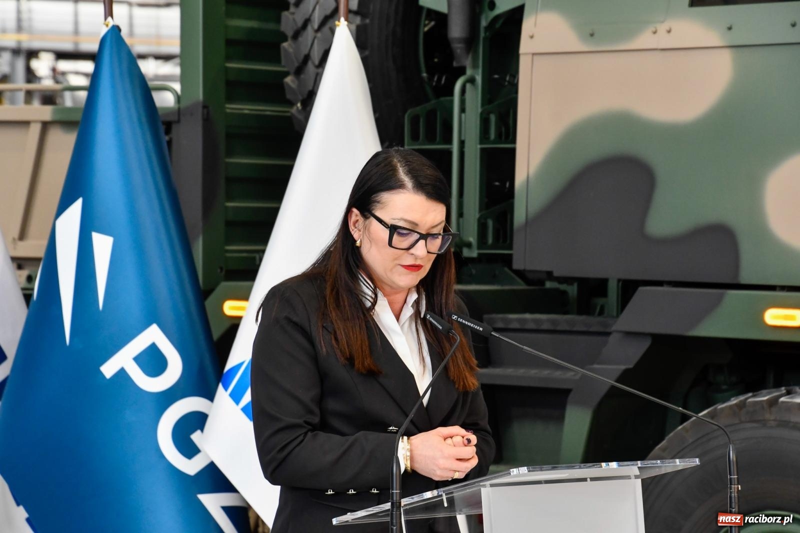 Zdjęcie w galerii na portalu naszraciborz.pl: Rafako to wielkie zobowiązanie Donalda Tuska. Minister finansów w Raciborzu, Jelcz i Rosomak ze wsparciem KSSE wiadomości z regionu
