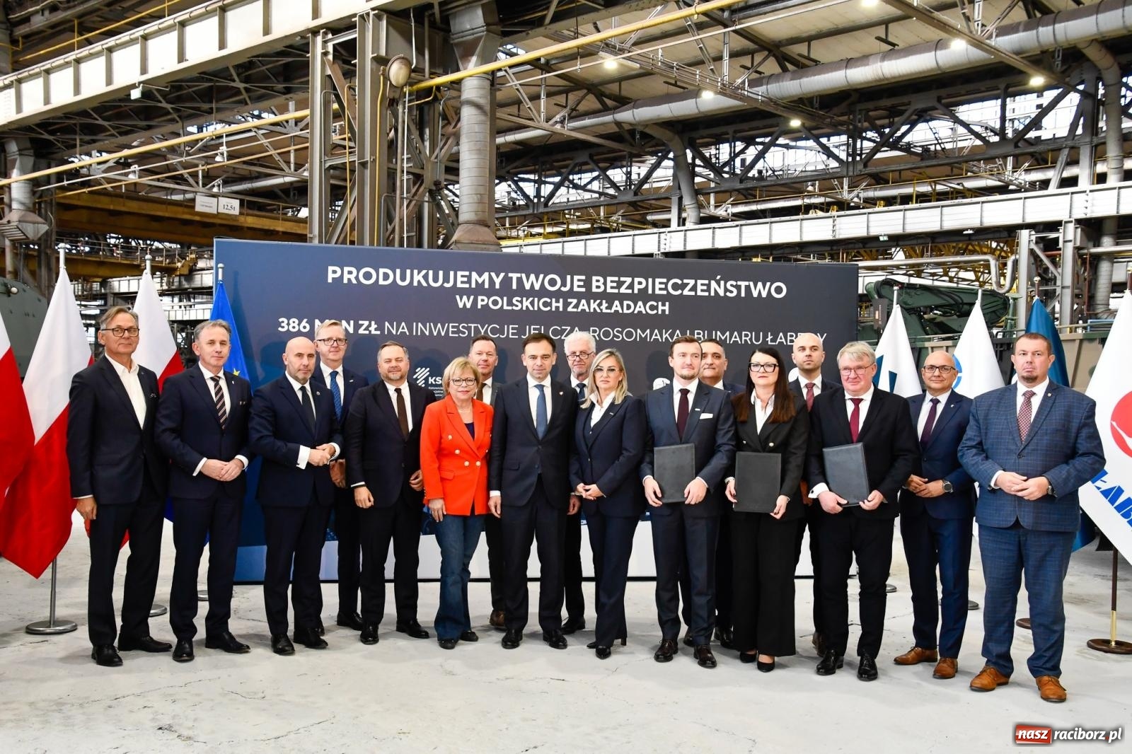 Zdjęcie w galerii na portalu naszraciborz.pl: Rafako to wielkie zobowiązanie Donalda Tuska. Minister finansów w Raciborzu, Jelcz i Rosomak ze wsparciem KSSE wiadomości z regionu