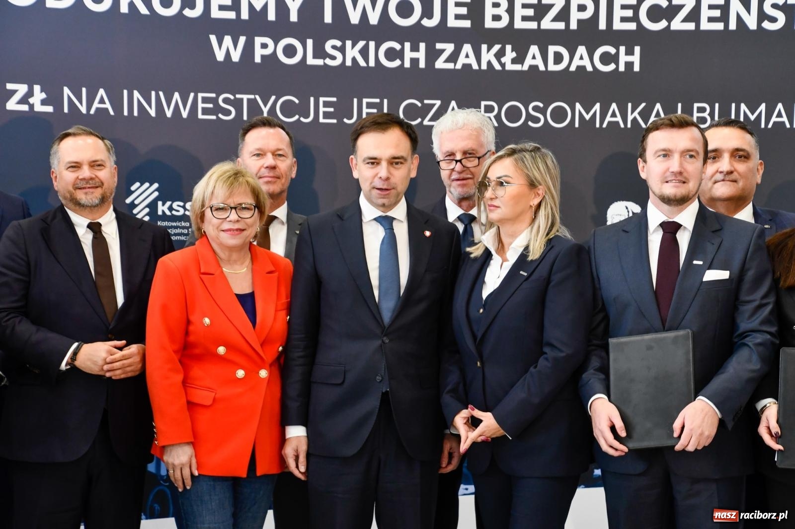 Zdjęcie w galerii na portalu naszraciborz.pl: Rafako to wielkie zobowiązanie Donalda Tuska. Minister finansów w Raciborzu, Jelcz i Rosomak ze wsparciem KSSE wiadomości z regionu