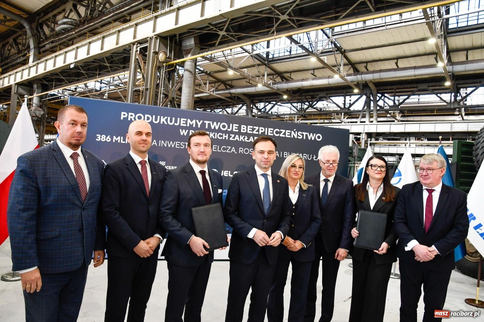 Zdjęcie w galerii na portalu naszraciborz.pl: Rafako to wielkie zobowiązanie Donalda Tuska. Minister finansów w Raciborzu, Jelcz i Rosomak ze wsparciem KSSE wiadomości z regionu