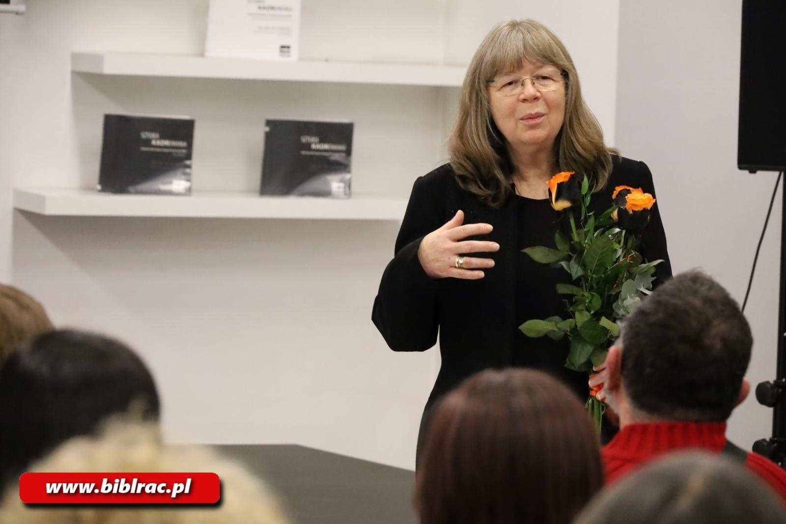 Zdjęcie w galerii na portalu naszraciborz.pl: Ślady pamięci - wernisaż wystawy fotografii w bibliotecznej Galerii Gawra wiadomości z regionu