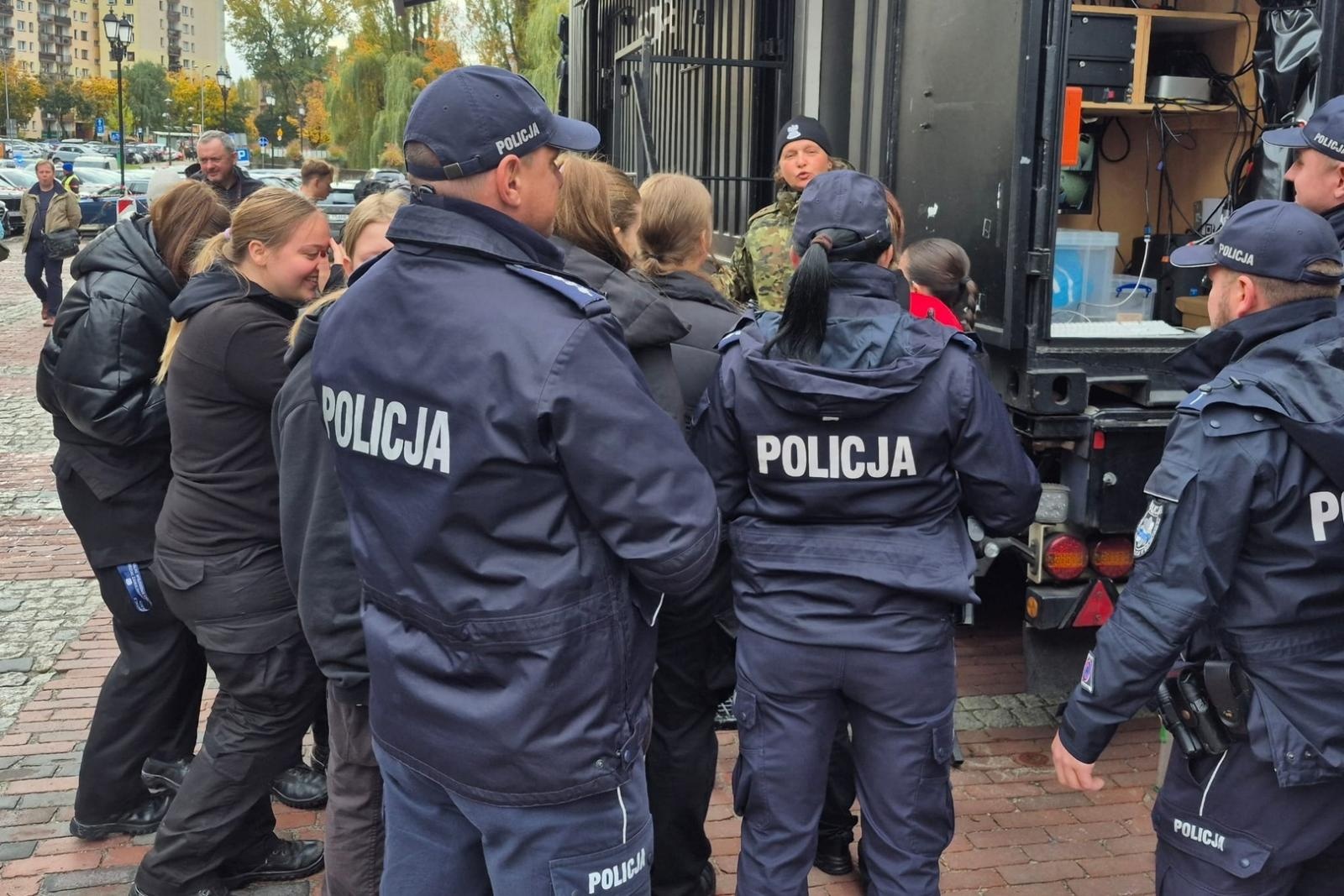 Zdjęcie w galerii na portalu naszraciborz.pl: EscapeTruck w Śląskim Oddziale Straży Granicznej wiadomości z regionu