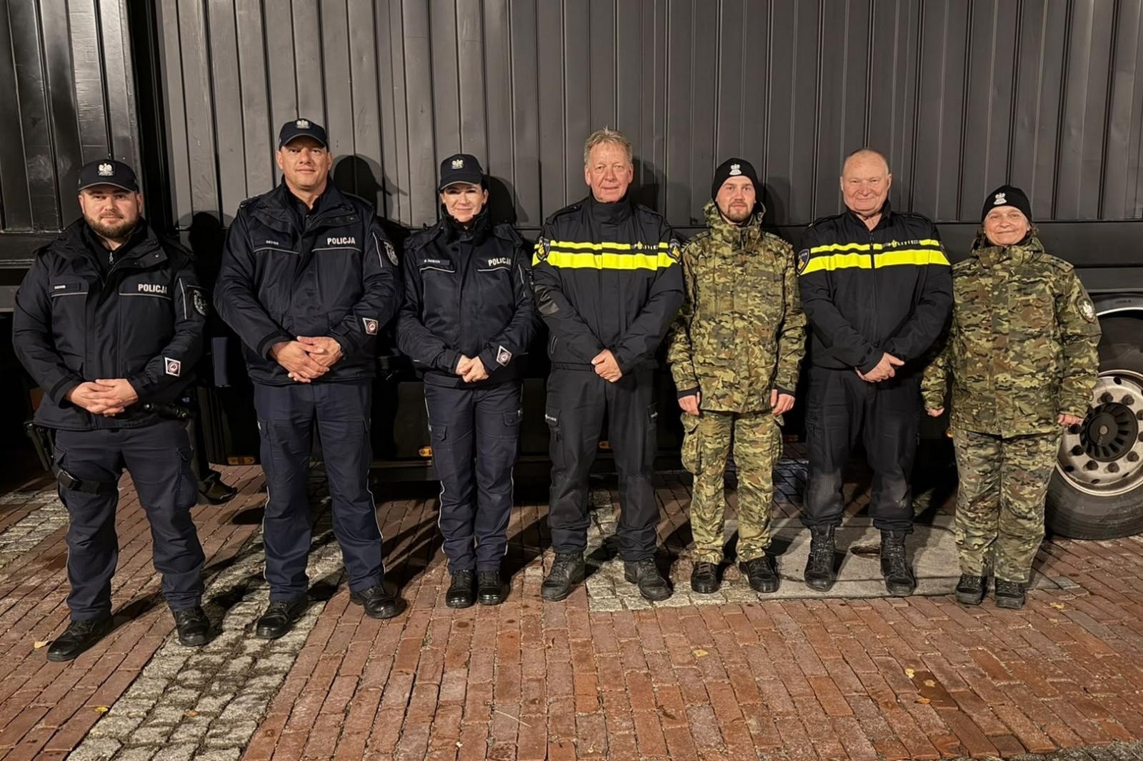 Zdjęcie w galerii na portalu naszraciborz.pl: EscapeTruck w Śląskim Oddziale Straży Granicznej wiadomości z regionu