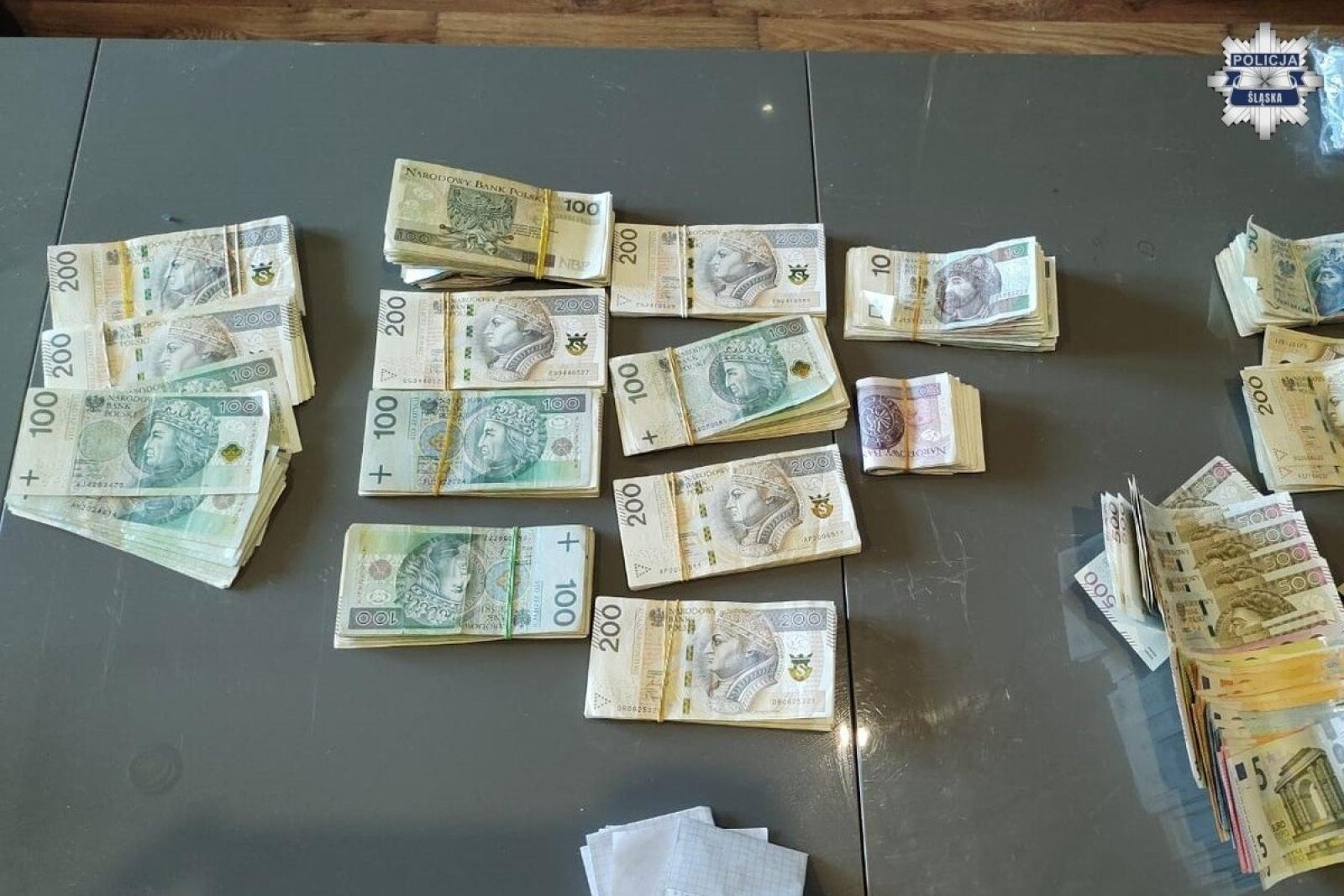 Zdjęcie w galerii na portalu naszraciborz.pl: Kolejne uderzenie w nielegalny hazard na Śląsku. Akcja w Raciborzu wiadomości z regionu