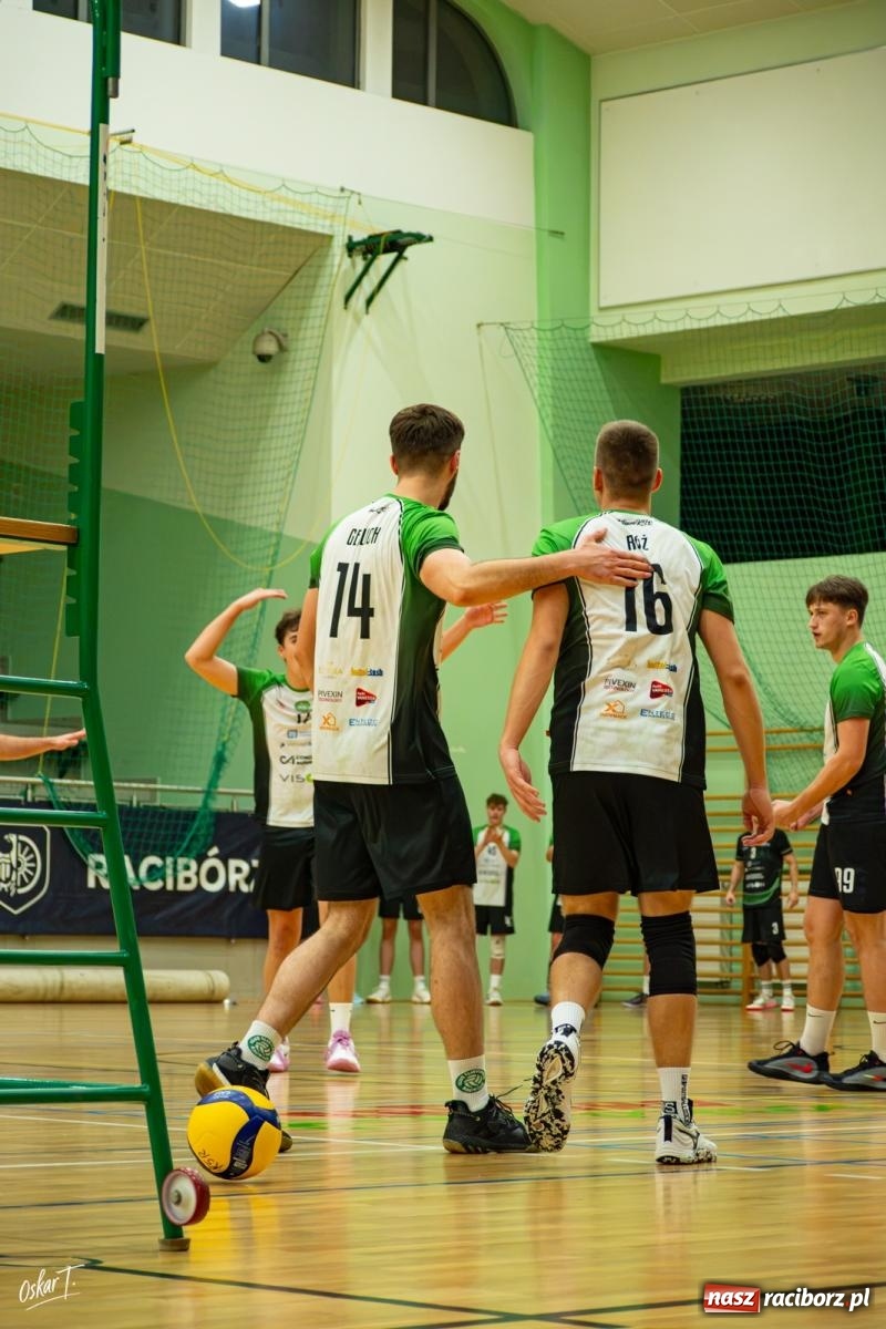 Zdjęcie w galerii na portalu naszraciborz.pl: Wielki powrót KSR-u! Odwrócili losy meczu z Górnikiem Radlin [FOTO i WIDEO] wiadomości z regionu