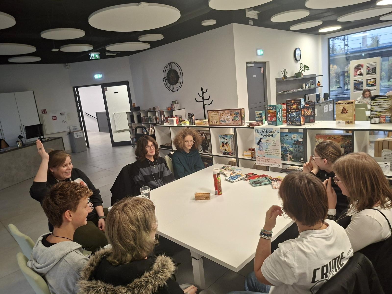 Zdjęcie w galerii na portalu naszraciborz.pl: Listopad w bibliotece? Najlepiej w klubie! wiadomości z regionu