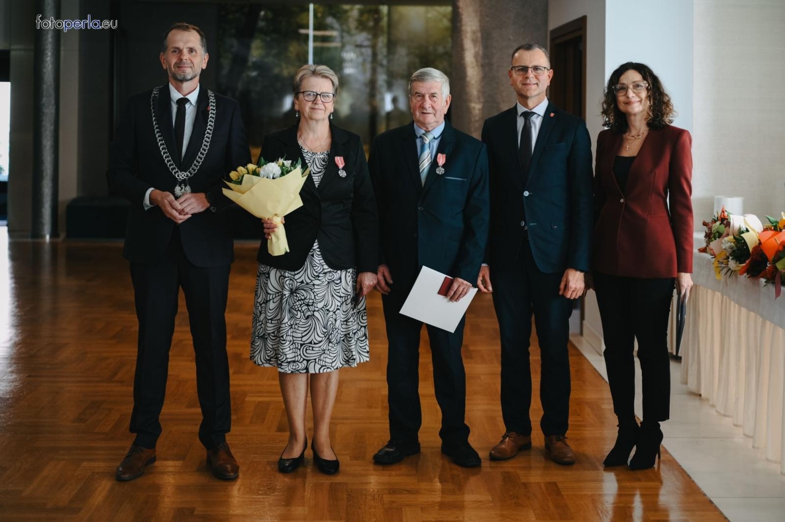 Zdjęcie w galerii na portalu naszraciborz.pl: Złote i szmaragdowe gody w Krzanowicach. 21 par świętowało jubileusze [FOTO na bis] wiadomości z regionu