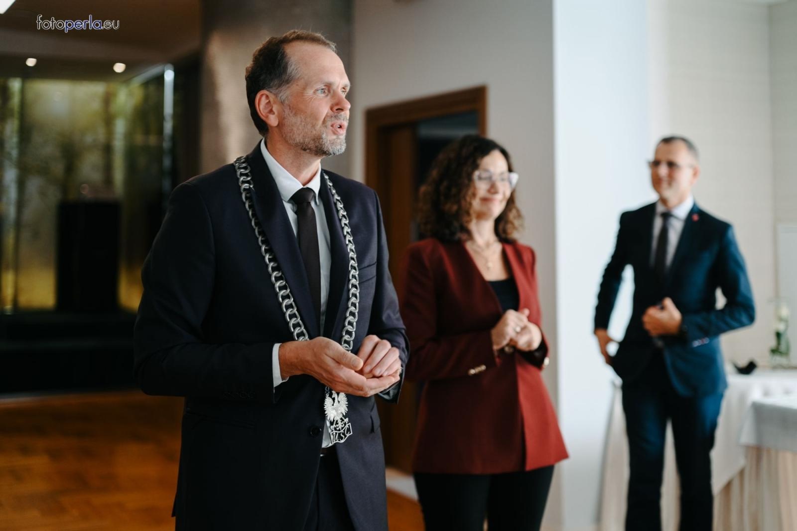 Zdjęcie w galerii na portalu naszraciborz.pl: Złote i szmaragdowe gody w Krzanowicach. 21 par świętowało jubileusze [FOTO na bis] wiadomości z regionu