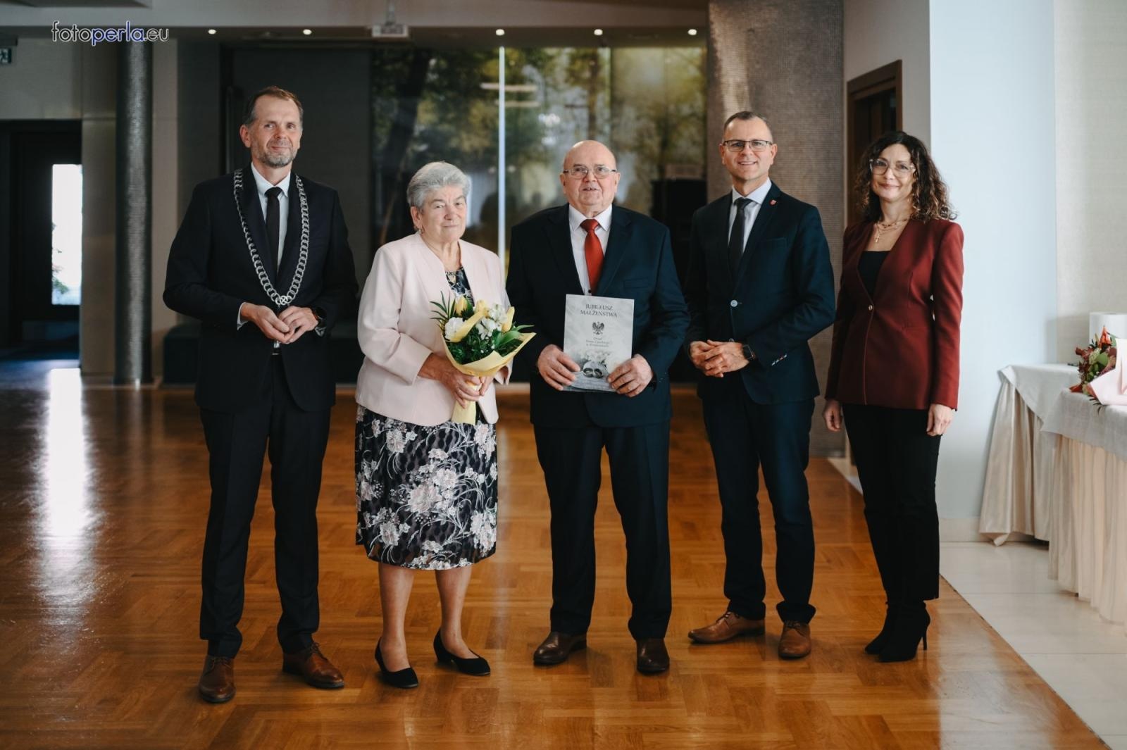 Zdjęcie w galerii na portalu naszraciborz.pl: Złote i szmaragdowe gody w Krzanowicach. 21 par świętowało jubileusze [FOTO na bis] wiadomości z regionu