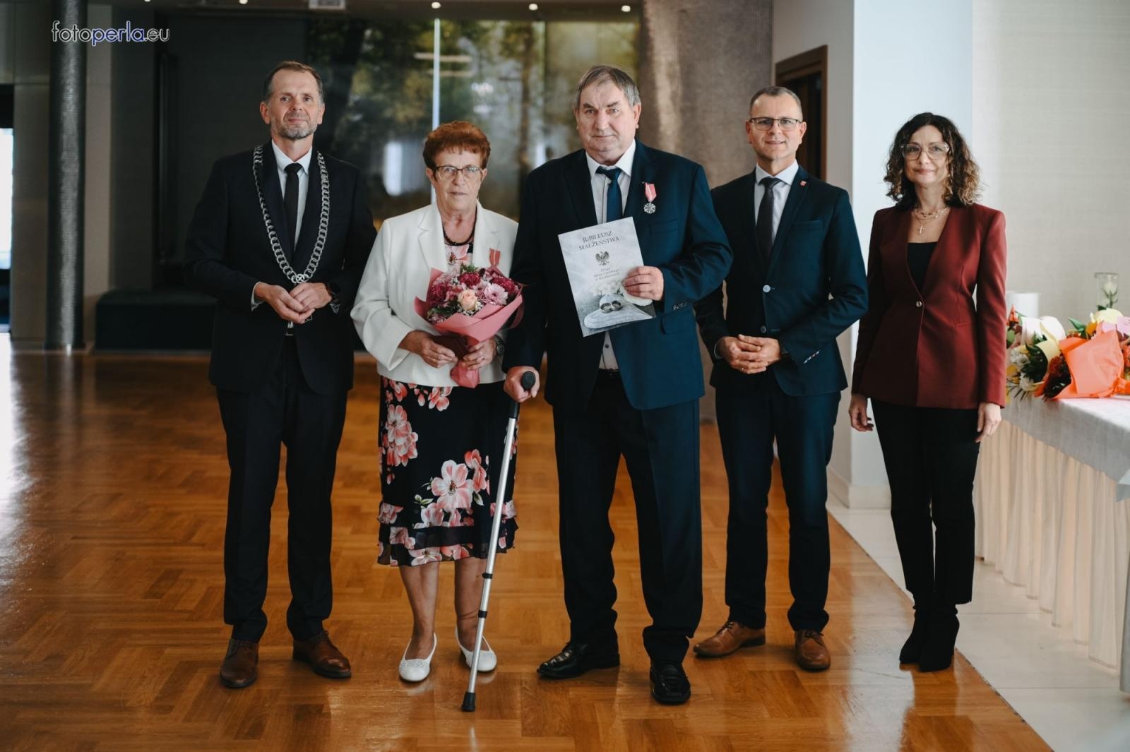 Zdjęcie w galerii na portalu naszraciborz.pl: Złote i szmaragdowe gody w Krzanowicach. 21 par świętowało jubileusze [FOTO na bis] wiadomości z regionu