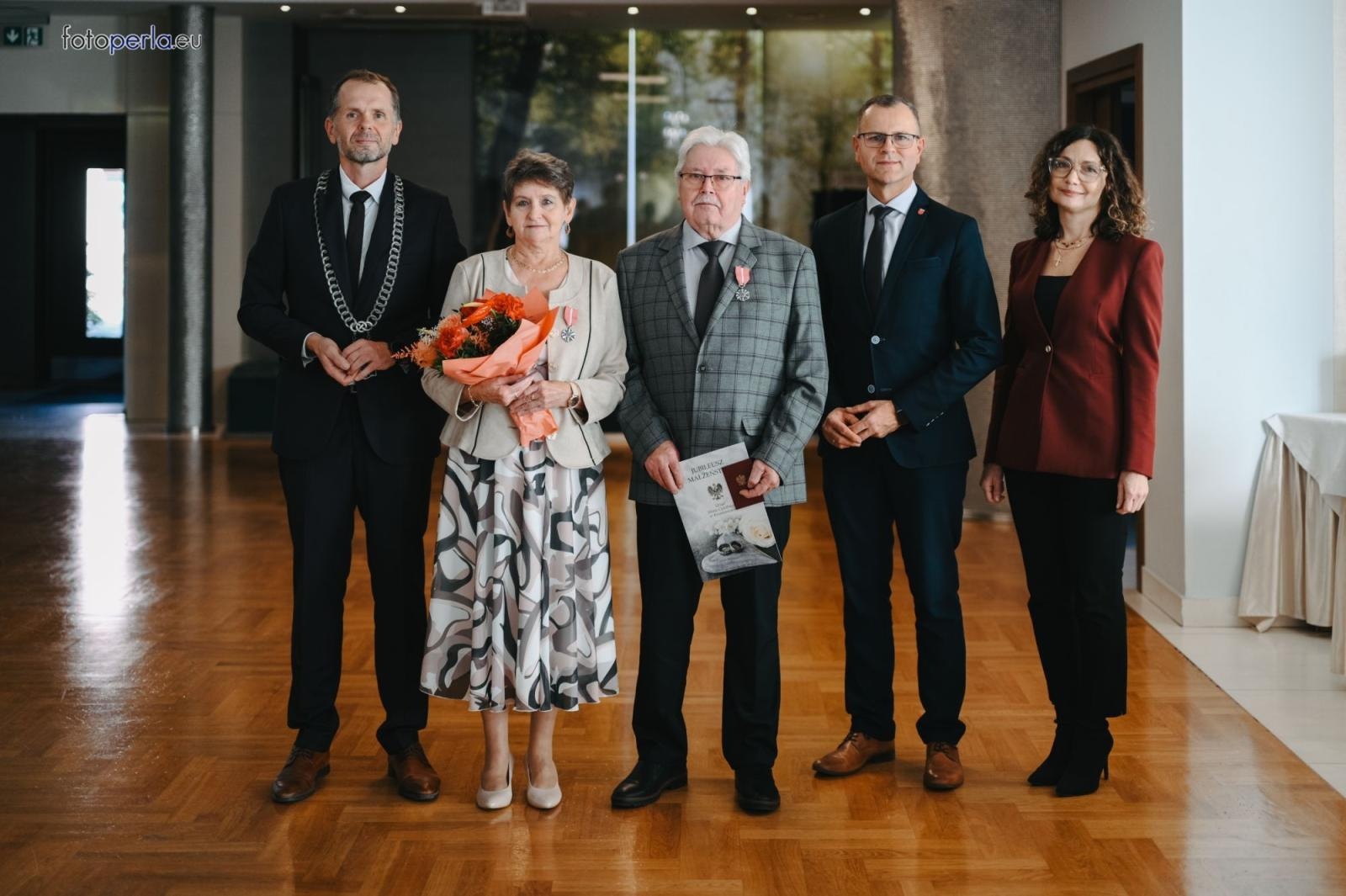 Zdjęcie w galerii na portalu naszraciborz.pl: Złote i szmaragdowe gody w Krzanowicach. 21 par świętowało jubileusze [FOTO na bis] wiadomości z regionu