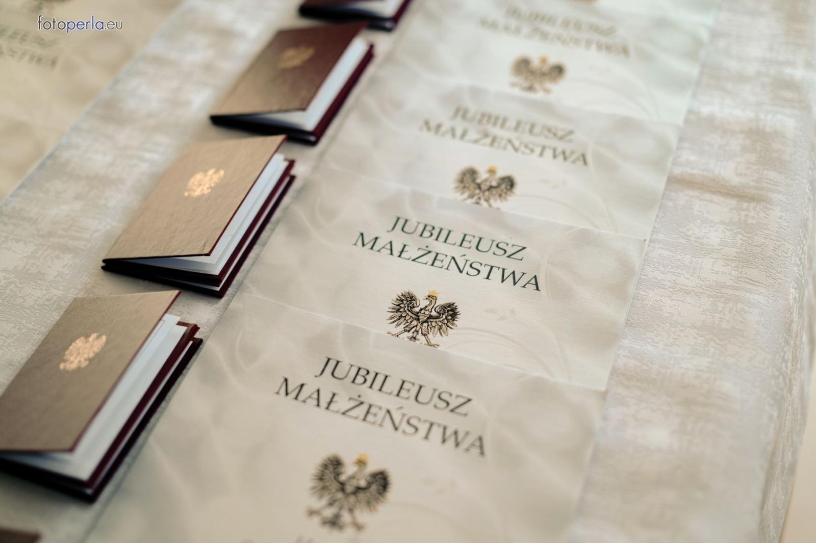 Zdjęcie w galerii na portalu naszraciborz.pl: Złote i szmaragdowe gody w Krzanowicach. 21 par świętowało jubileusze [FOTO na bis] wiadomości z regionu