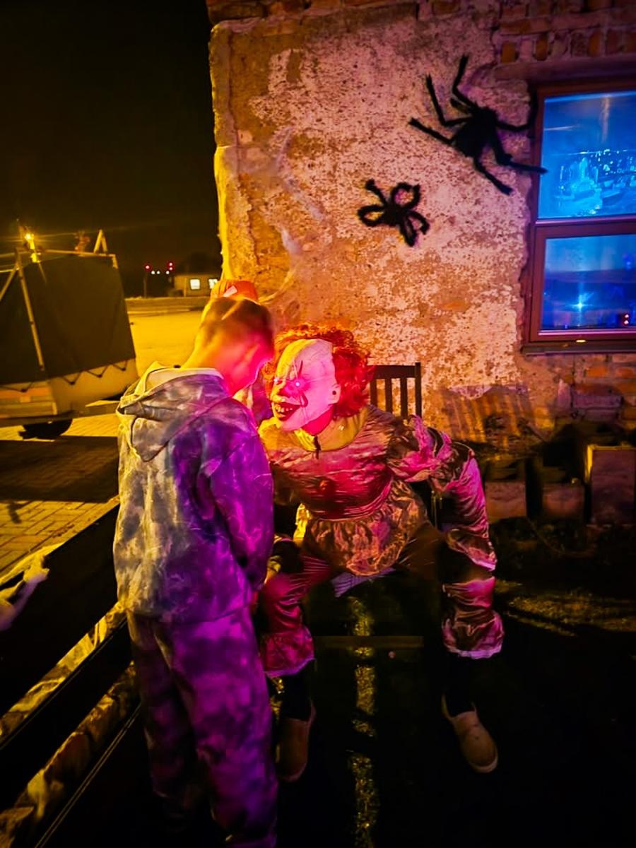 Zdjęcie w galerii na portalu naszraciborz.pl: Straszny dom w Zawadzie Książęcej poleca się na Halloween. Klimatyczna atrakcja pod Raciborzem [FOTO i WIDEO] wiadomości z regionu