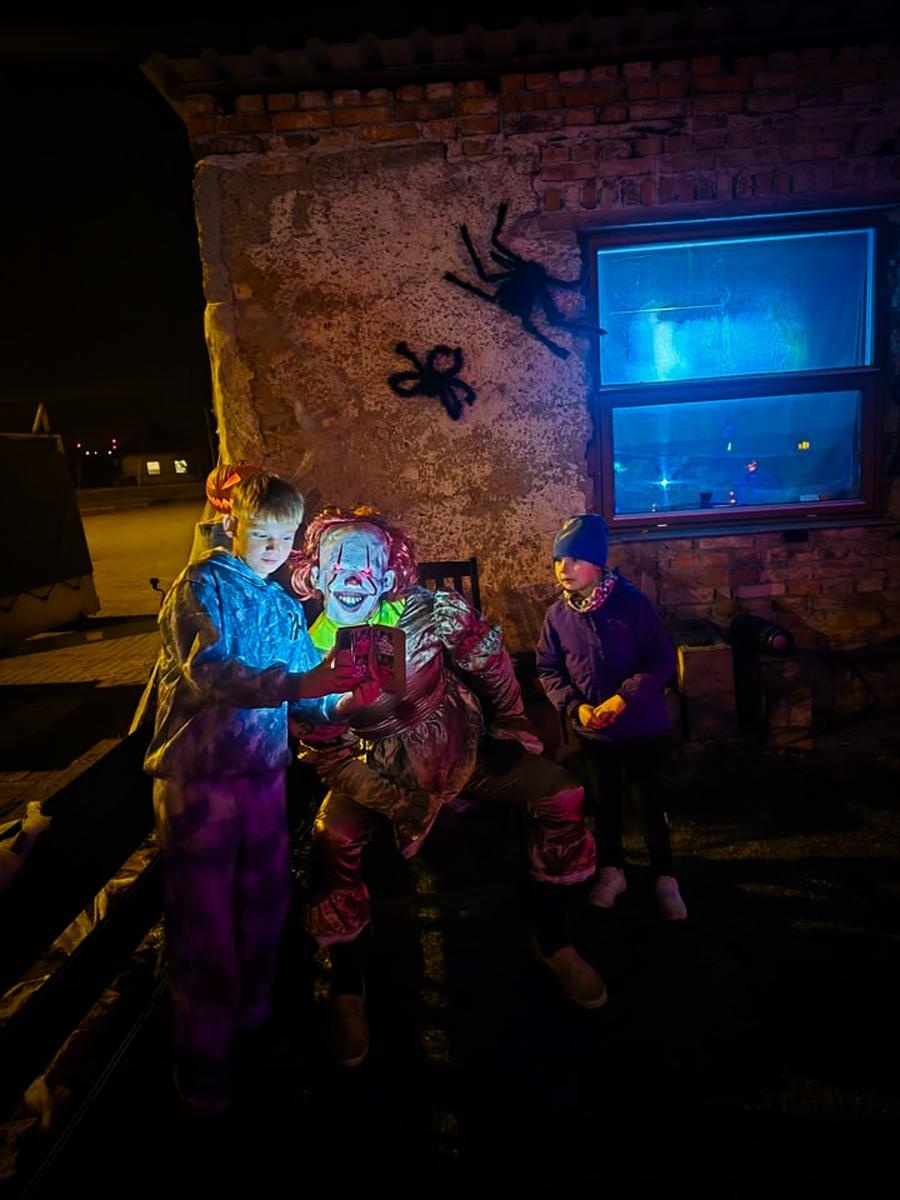Zdjęcie w galerii na portalu naszraciborz.pl: Straszny dom w Zawadzie Książęcej poleca się na Halloween. Klimatyczna atrakcja pod Raciborzem [FOTO i WIDEO] wiadomości z regionu
