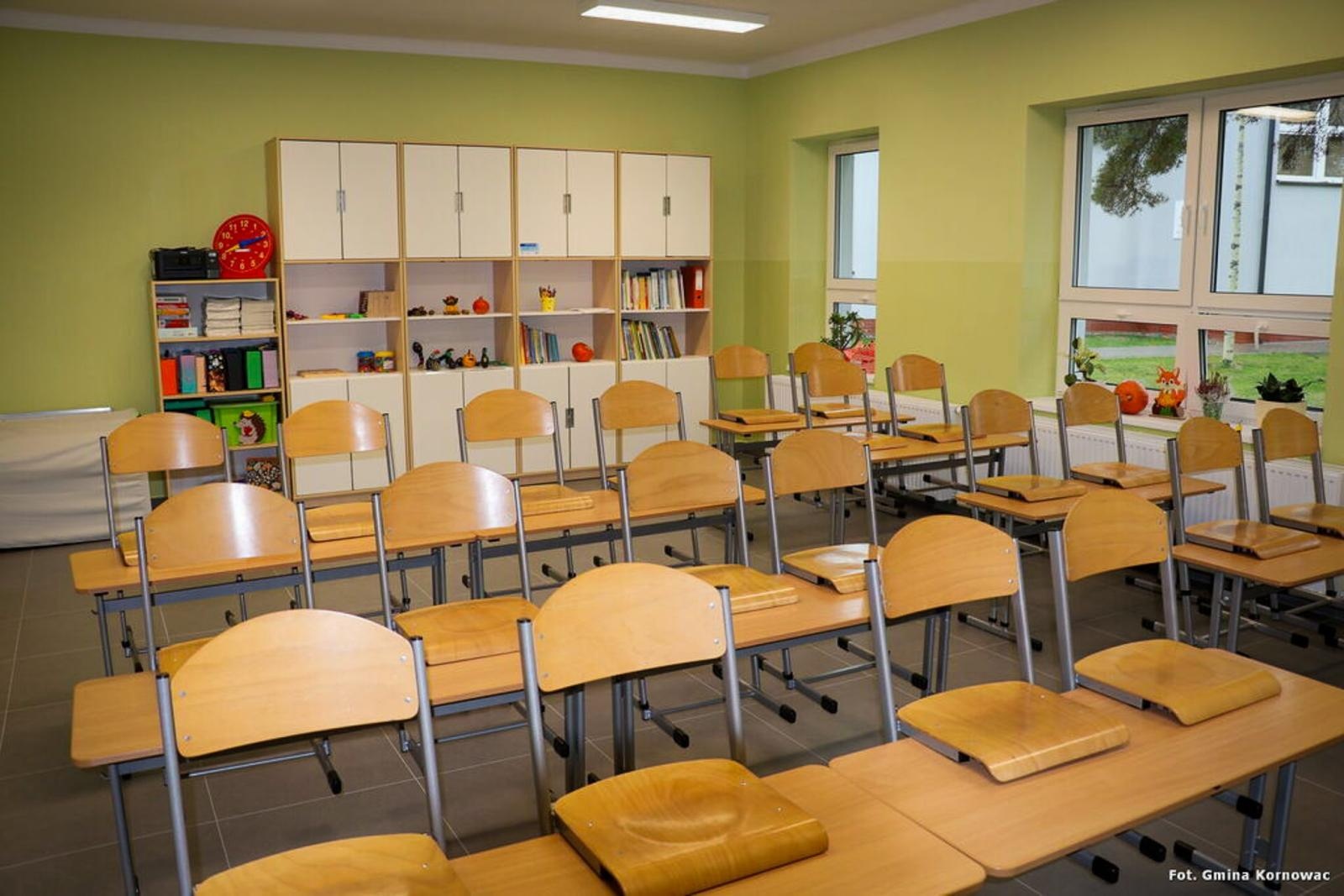 Zdjęcie w galerii na portalu naszraciborz.pl: Szkoła w Pogrzebieniu po generalnym remoncie. Otwarto także Zieloną Pracownię wiadomości z regionu