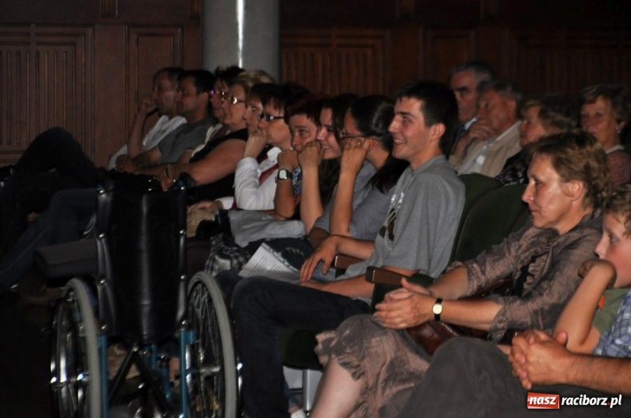 Zdjęcie w galerii na portalu naszraciborz.pl: Zagrali i zaśpiewali dla Karola wiadomości z regionu