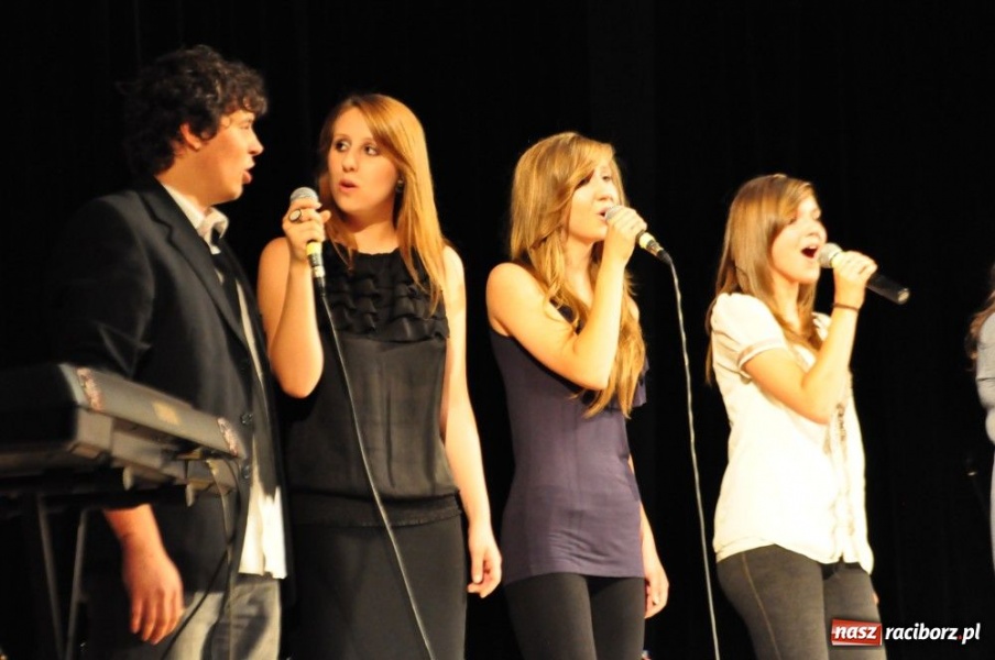 Zdjęcie w galerii na portalu naszraciborz.pl: Zagrali i zaśpiewali dla Karola wiadomości z regionu