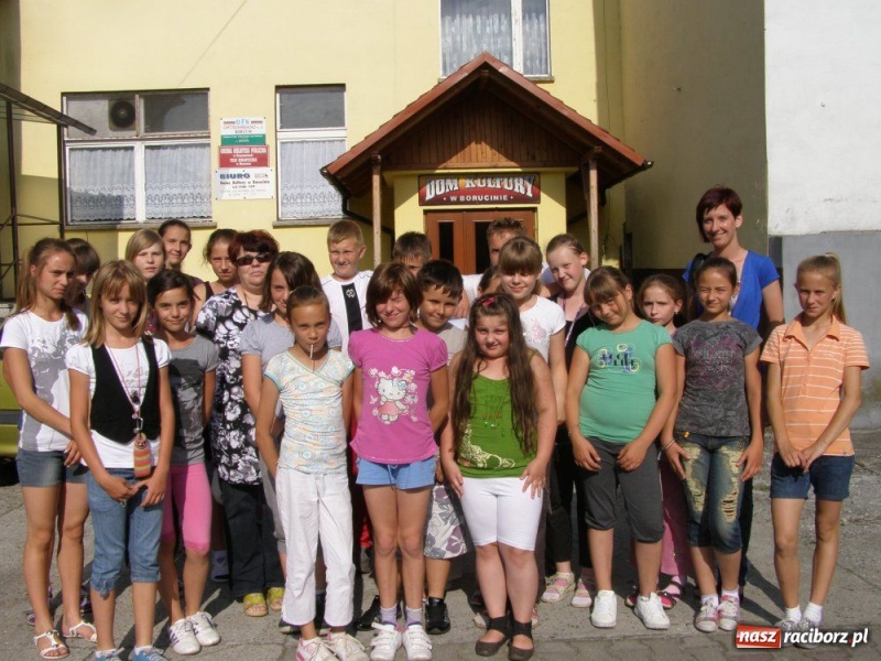 Zdjęcie w galerii na portalu naszraciborz.pl: Biwak z lepieniem w glinie wiadomości z regionu