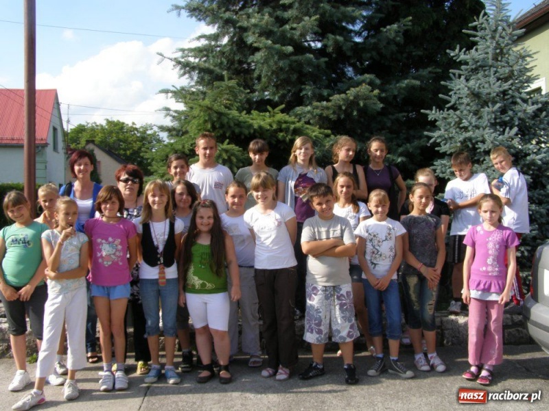 Zdjęcie w galerii na portalu naszraciborz.pl: Biwak z lepieniem w glinie wiadomości z regionu