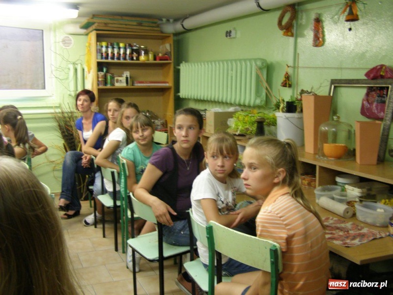 Zdjęcie w galerii na portalu naszraciborz.pl: Biwak z lepieniem w glinie wiadomości z regionu