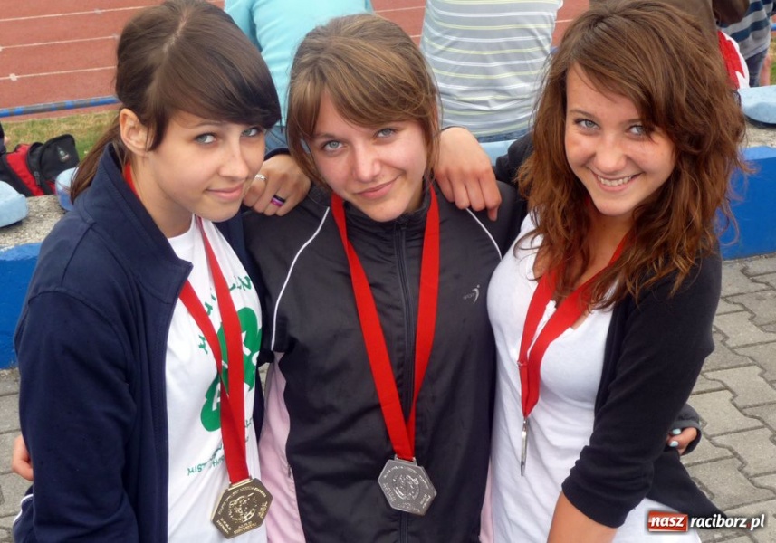 Zdjęcie w galerii na portalu naszraciborz.pl: Worek medali dla MKS SMS Victoria wiadomości z regionu