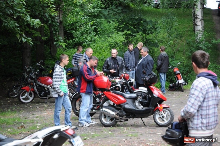 Zdjęcie w galerii na portalu naszraciborz.pl: Ruszył III Skuterowy Zawrót Głowy wiadomości z regionu