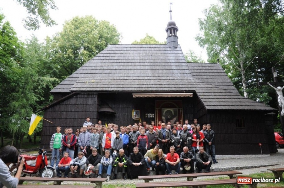 Zdjęcie w galerii na portalu naszraciborz.pl: Ruszył III Skuterowy Zawrót Głowy wiadomości z regionu