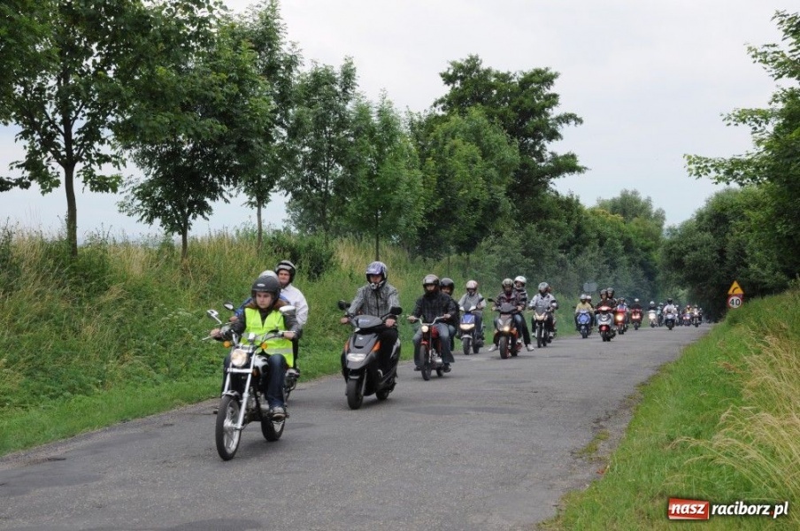 Zdjęcie w galerii na portalu naszraciborz.pl: Ruszył III Skuterowy Zawrót Głowy wiadomości z regionu