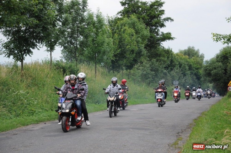 Zdjęcie w galerii na portalu naszraciborz.pl: Ruszył III Skuterowy Zawrót Głowy wiadomości z regionu
