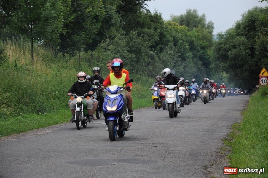 Zdjęcie w galerii na portalu naszraciborz.pl: Ruszył III Skuterowy Zawrót Głowy wiadomości z regionu