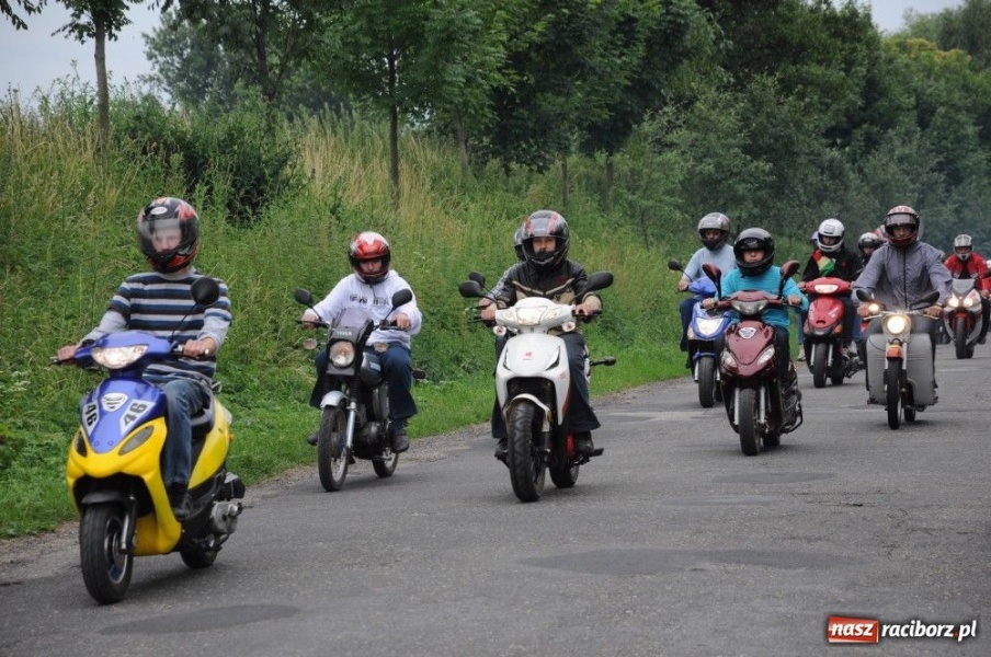 Zdjęcie w galerii na portalu naszraciborz.pl: Ruszył III Skuterowy Zawrót Głowy wiadomości z regionu