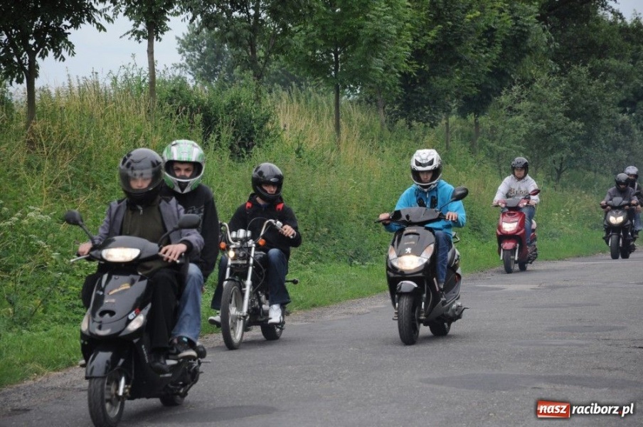 Zdjęcie w galerii na portalu naszraciborz.pl: Ruszył III Skuterowy Zawrót Głowy wiadomości z regionu