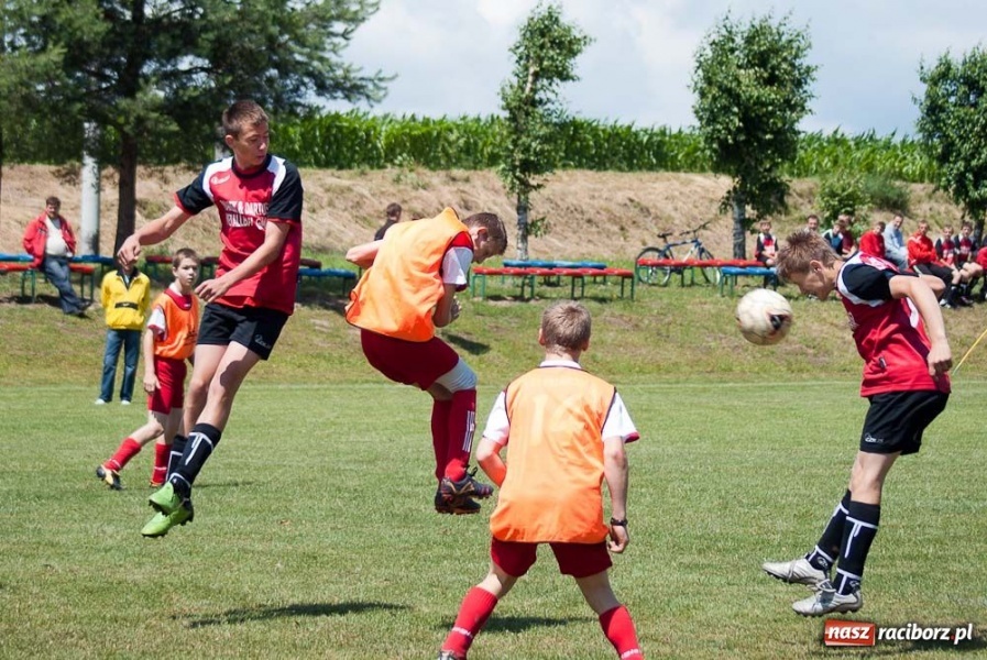Zdjęcie w galerii na portalu naszraciborz.pl: Urodzinowe turnieje w Pietraszynie wiadomości z regionu