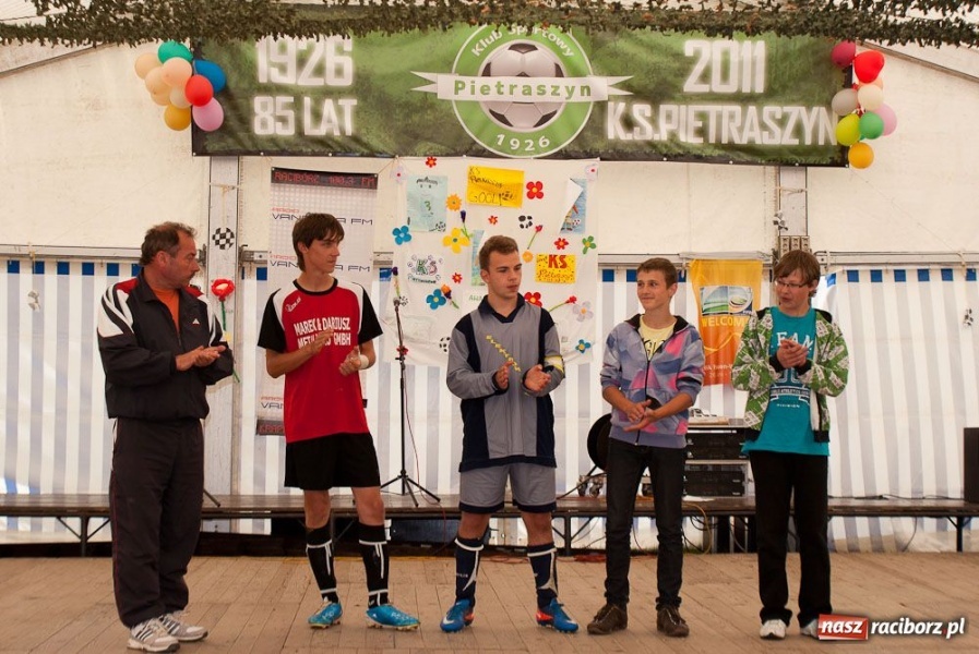 Zdjęcie w galerii na portalu naszraciborz.pl: Urodzinowe turnieje w Pietraszynie wiadomości z regionu