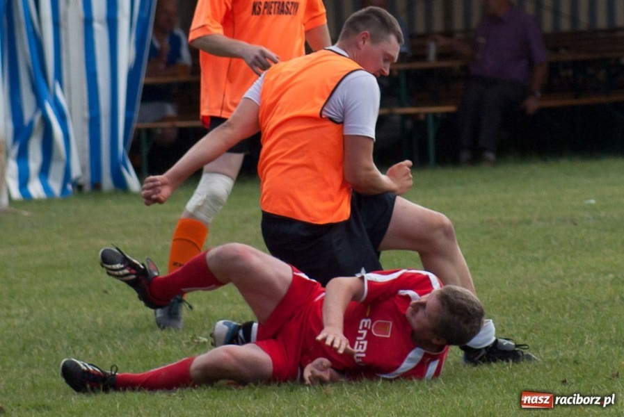 Zdjęcie w galerii na portalu naszraciborz.pl: Urodzinowe turnieje w Pietraszynie wiadomości z regionu