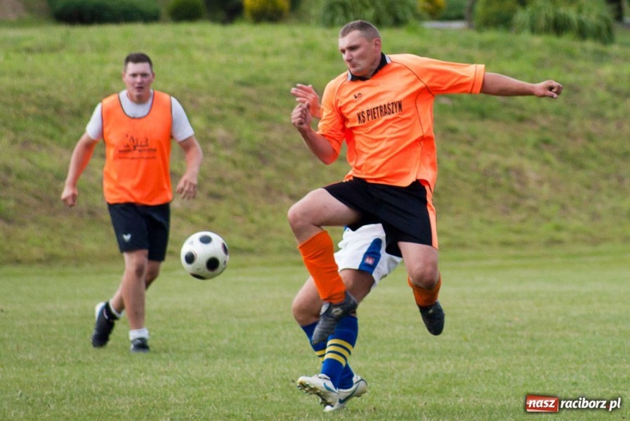 Zdjęcie w galerii na portalu naszraciborz.pl: Urodzinowe turnieje w Pietraszynie wiadomości z regionu
