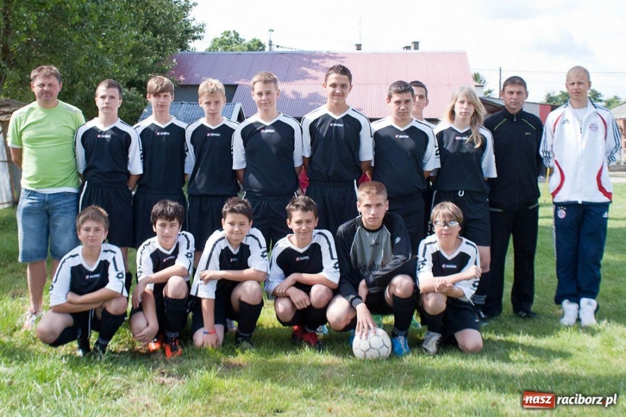 Zdjęcie w galerii na portalu naszraciborz.pl: Urodzinowe turnieje w Pietraszynie wiadomości z regionu