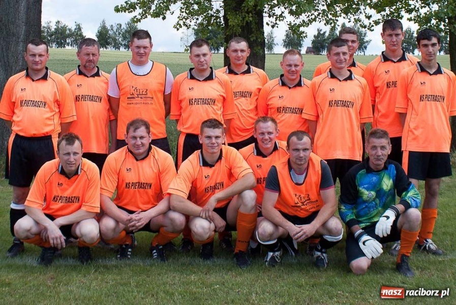 Zdjęcie w galerii na portalu naszraciborz.pl: Urodzinowe turnieje w Pietraszynie wiadomości z regionu